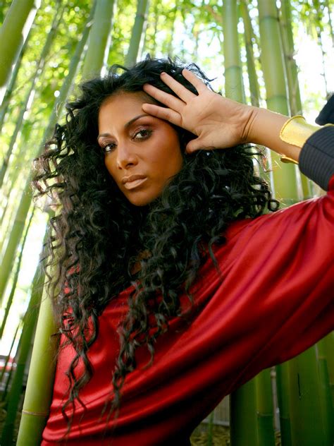 RAINY SWEET Nicole Scherzinger Gorgeous Nice Tits In Blac Lingerie Cleavage Zach Cordner Photoshoot