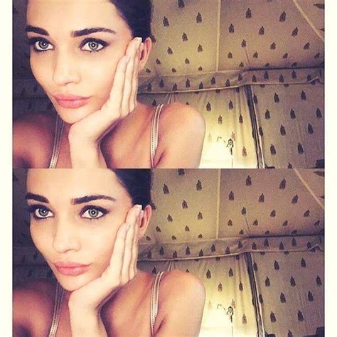 EXTREMELY HOT British Girl Exposing In BIKINI Showing Cl