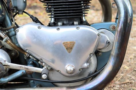 Lot 212 1952 Triumph Thunderbird 6t