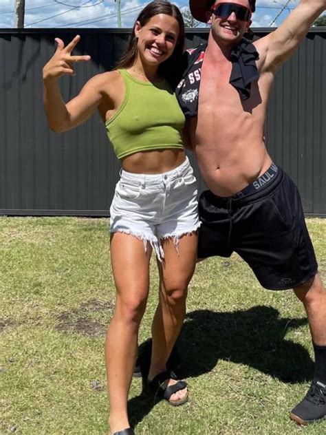 Beautiful Day To Be Braless Outdoors Nudes Braless NUDE PICS ORG