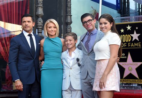 Who is Lola Consuelos? - Meet Kelly Ripa's Singer Daughter