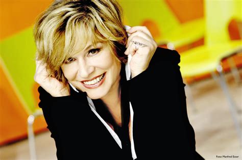 Mary Roos à écouter Ou Acheter Sur Amazon Music Dès Maintenant