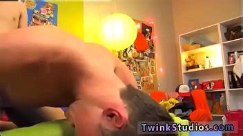 Twink boy sexe gay téléchargement gratuit vidéo court et galeries garçons esclaves XVIDEOS