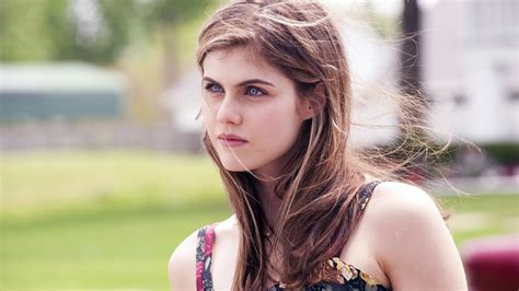 Alexandra Daddario 4K Ultra HD Wallpaper