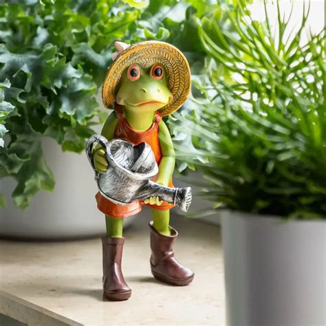 Декоративна фигура Жаба градинар, весела фигура с жаба, 22 см