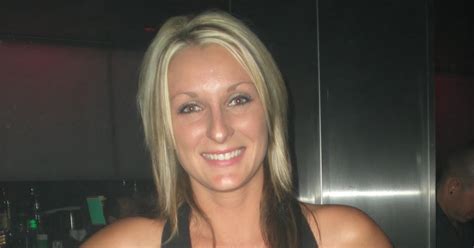 Hot Chicks Eating Tacos Taco To Cleavage Ratio