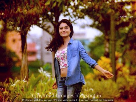 CELEBRITY PICS Tridha Choudhury Hot Navel