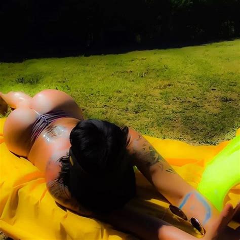 Lo Hizo De Nuevo Daniela Cardone Public M S Fotos Hot En Hilo Dental Infobae