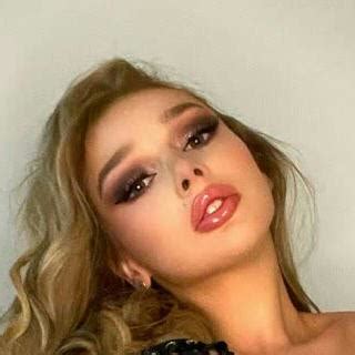 Grace Hyland Grace Hylandd Graciella Nude Instagram Leaked Photo