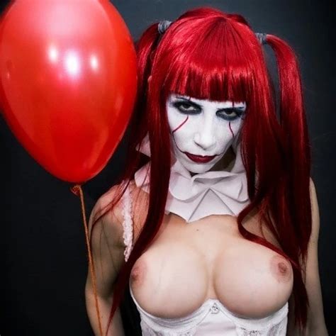 Blonde Mom Mineaxx Gets Her Cunt Filled And Stretched To The Maximum