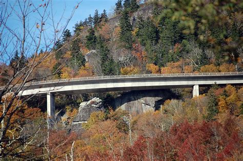 Linn Cove Viaduct Fall 2020 | Travel Blue Ridge Parkway