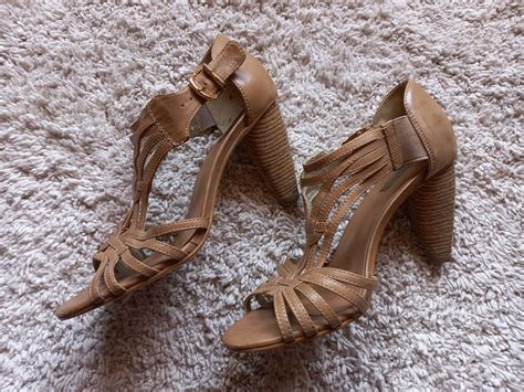 Sandália Nude Titãs e Salto Alto Sandália Feminina Usado 74604286 enjoei