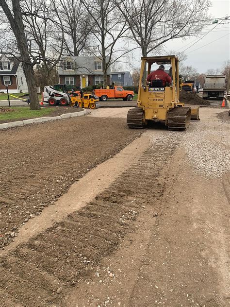 Chuck's Paving &... - Chuck's Paving & Aspahalt Maintenance