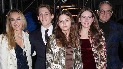 Sarah Jessica Parker & Matthew Broderick Bring 3 Kids On Rare Family Night Out On Broadway | Access