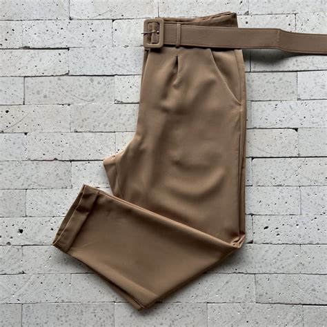 CALÇA ALFAIATARIA PLUS SIZE CINTO NUDE Dondoca Moda Feminina