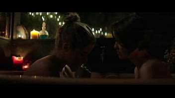 Emily Bett Rickards Lesbian Xvideos