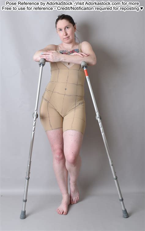 A surprising kneeling pose reference found in classic italian art 28