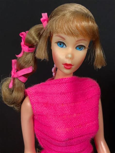 Lot 2 TWIST N TURN BARBIES WITH BENDABLE LEGS AND REAL LASHES 1160 DARK BRUNETTE IN BOX WITH