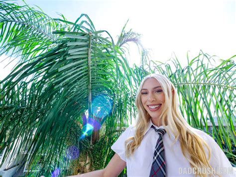 DadCrush Kay Lovely Catching Her Horny 84x 1620x1080 03 07 2023