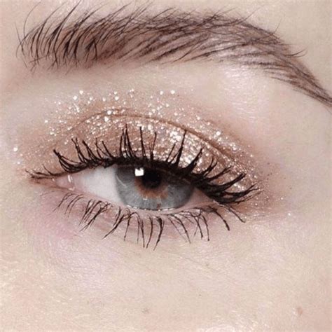 Модные тени для век 2021: что в тренде, сатиновые и гелевые тени для ...