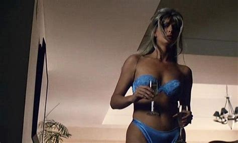 Nude Video Celebs Rachel Hunter Nude Marlee Matlin Nude Two Shades Of Blue 1999