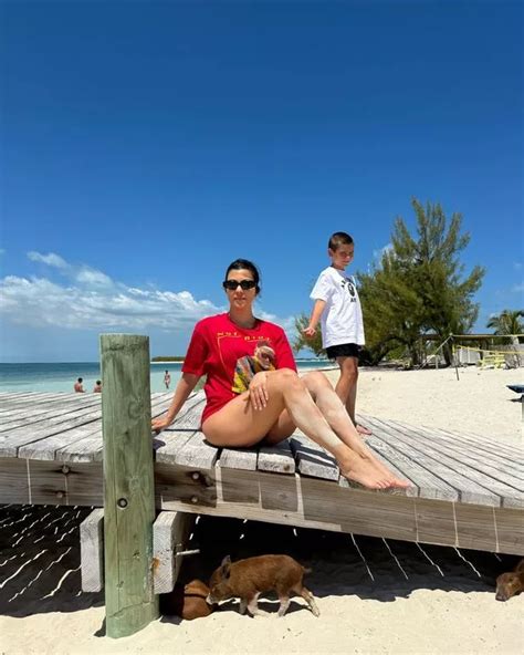 Kourtney Kardashian Stuns In A Busty Bikini Snap During Tropical Th Birthday Trip The Mirror