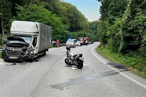 Tragick Dopravn Nehoda Pri Rado Ine Motork R Vybehol Zo