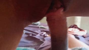 La profesora cachonda abre su coño y cabalga la polla hasta correrse XVIDEOS