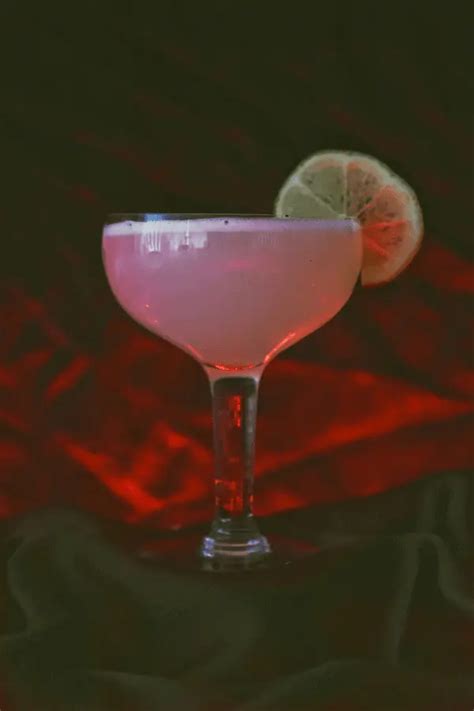 Naked And Famous How To Make This Unique Contemporary Cocktail Other Drinks