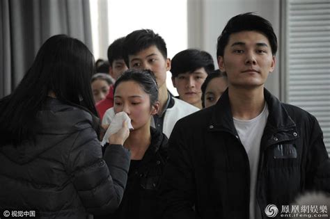 Buộc phải để mặt mộc khi thi trường nghệ thuật hot girl đình đám Singapore lộ nhan sắc thật