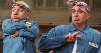 Verne Troyer, Mini-Me in Austin Powers, Dies at 49