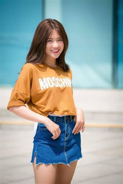 Ng M Nh N V P C A Nh Ng Hot Girl N I Ti Ng H Hoa Sen B O D N Tr