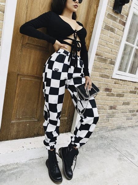 Джинсы и брюки в клетку — самые стильные модели и с чем их носить | theGirl