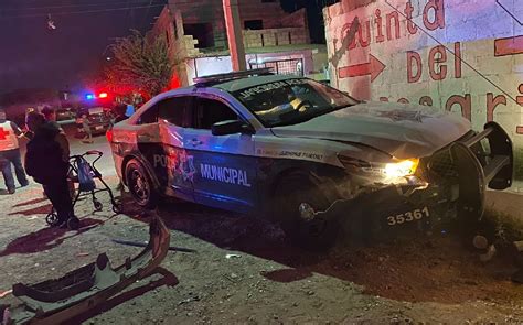 Patrulla municipal es impactada por auto en Torreón Telediario México