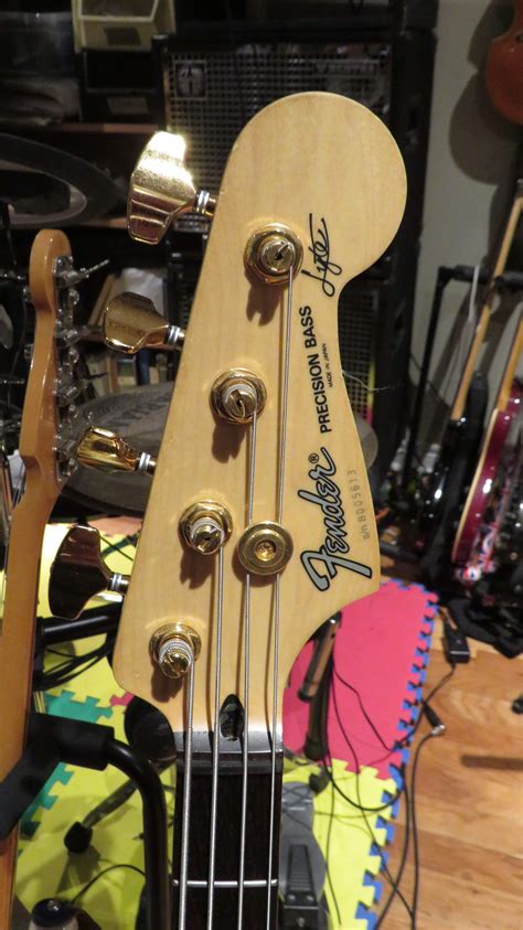 NBD: 1985 Fender Precision Lyte Deluxe (Diary of a Mad Bass Collector