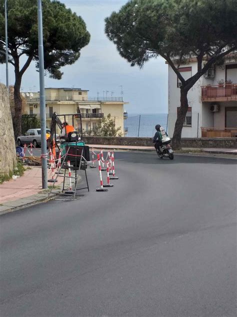 Lavori Per La Fibra Ottica A Messina Laimo Distrutto L Asfalto Sul