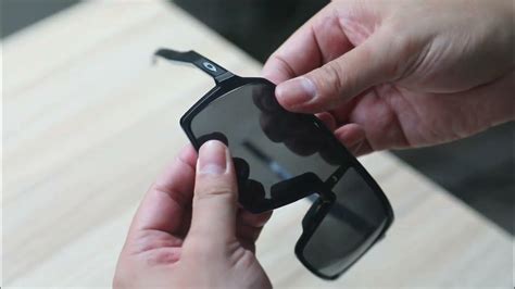 How To Replace Oakley Sutro Oo9406 Seriessunglasses Lenses Installationremoval By Walleva