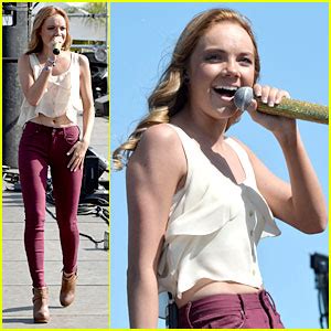 The Voices Danielle Bradbery Set To Headline Memorial Day Concert In