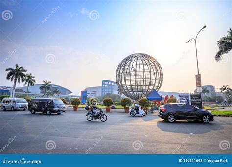 Sm Mall Of Asia Moa Globe And Blurry Night Traffic Lights Editorial