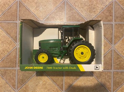 Ertl 1 16 John Deere 7800 Tractor With Duals Stk 5619CA Premier