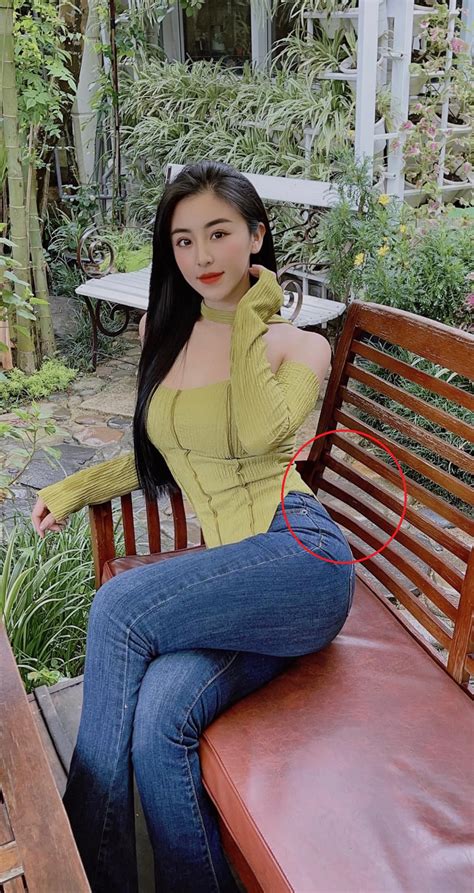 Hot girl bánh tráng trộn sau 8 năm Tưởng thăng hạng nhan sắc hóa ra trình sửa ảnh lên tay