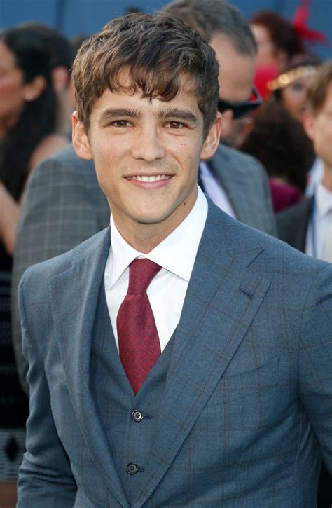 Titans brenton thwaites cast in iconic dc comics role for live action ...