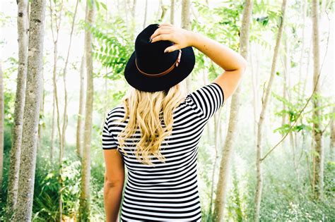 Image Libre Jolie Fille Chapeau Blonde For T Bois Feuille Chemise