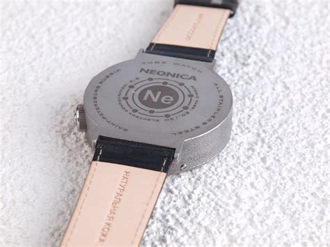 Наручные ламповые часы в стиле Metro 2033