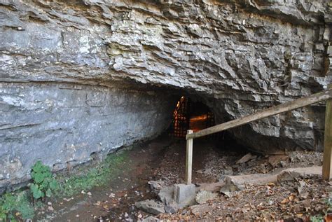 Bell Witch Cave Entrance Entrance To The Bell Witch Cave Flickr