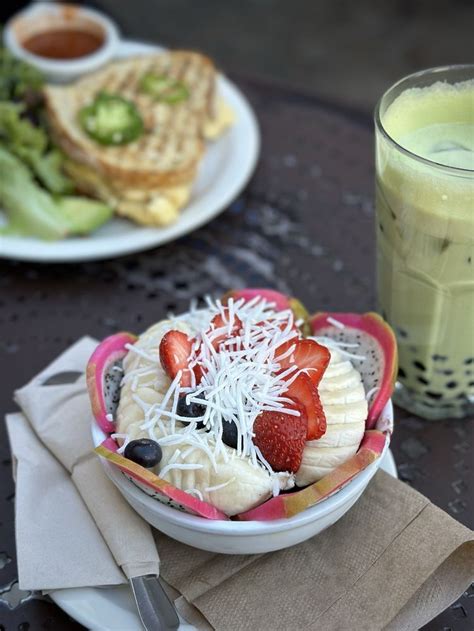 URTH CAFFÉ - BEVERLY HILLS - Updated February 2026 - 4274 Photos & 3098 ...