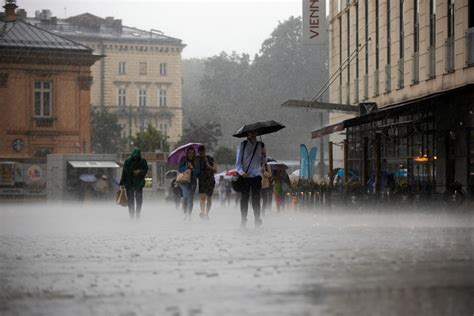 Kolejne alerty IMGW dla kilku województw Tam pojawią się burze z