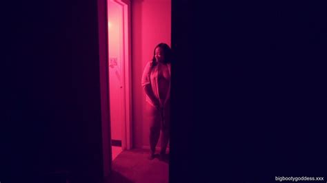 Hot Babe Big Booty Goddess Teasing With Her Sexy Curves 15 Photos