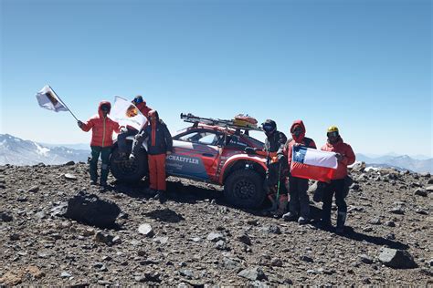 Porsche 911 achieves new altitude world record - Porsche Newsroom USA