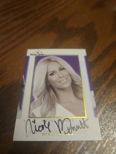 2017 Benchwarmer Hot For Teacher Yearbook Auto Gold Foil Nicole Bennett